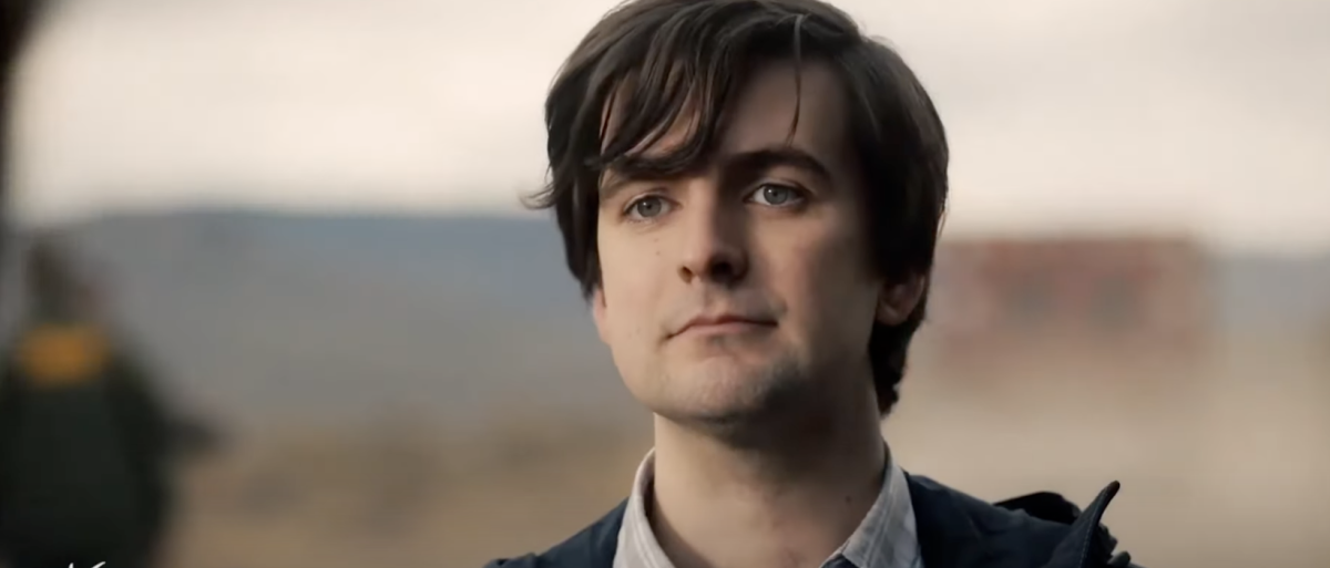 Кадр из сериала Следопыт Кадр из сериала Следопыт